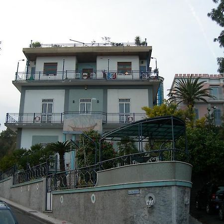 B&B La Nave Napoli Bagian luar foto