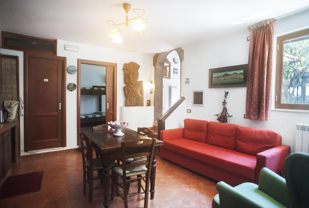B&B La Nave Napoli Bagian luar foto